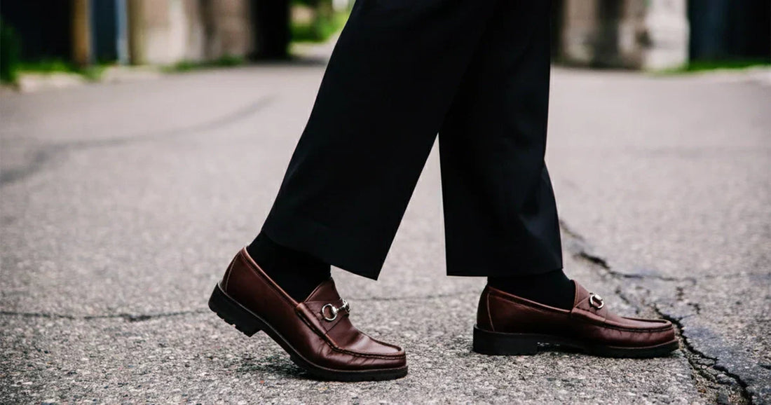 Men’s outfit showing correct sock matching rule